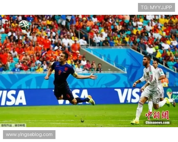 世界杯范佩西送球衣视频（足球世界范佩西）sports